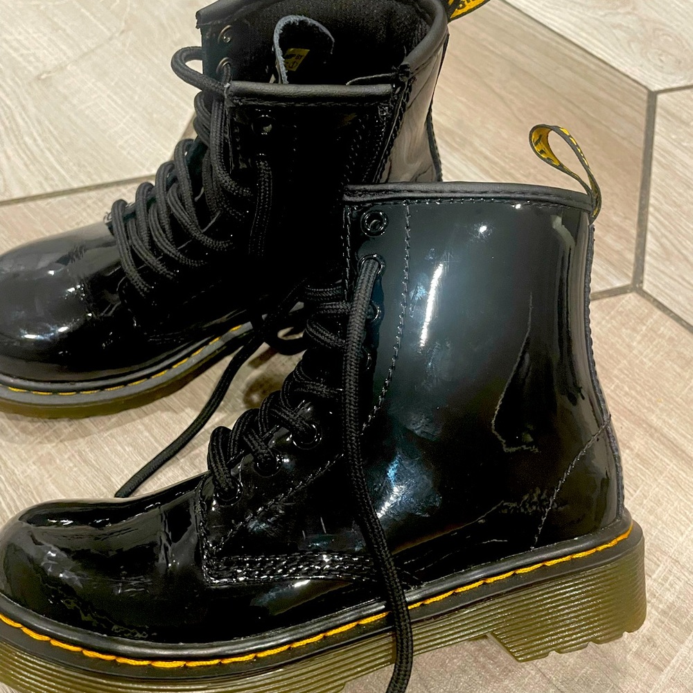 Girls Doc Martens - Dr Martens- Patent Leather - size 13